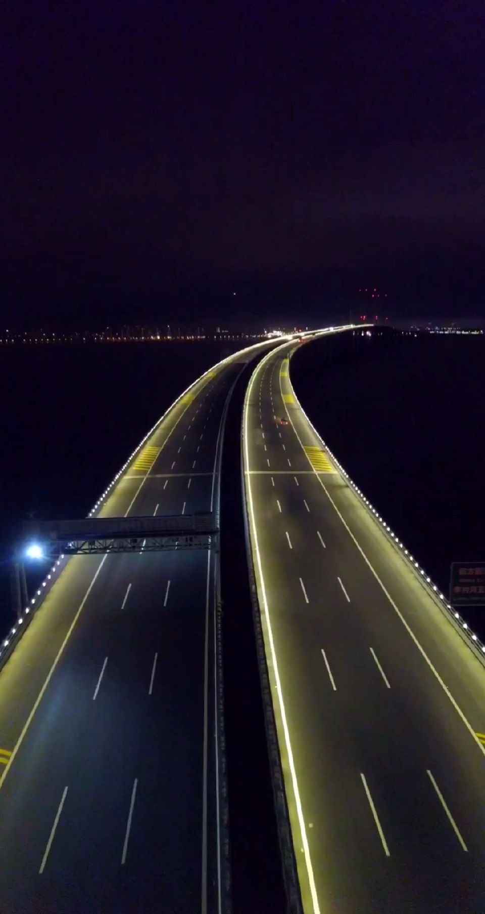 青岛胶州湾跨海大桥夜景,世界第二跨海大桥,百亿打造的中国超级工程!