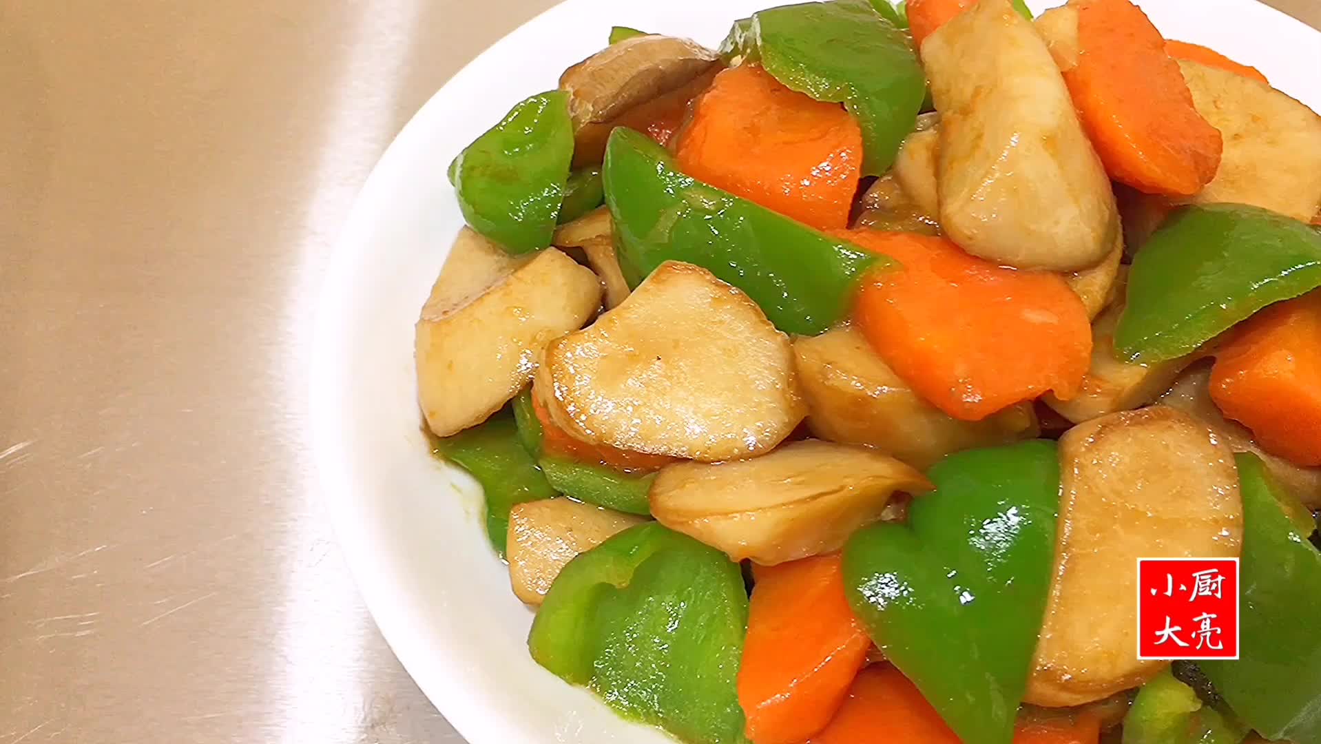 大厨教你做焖三鲜,清淡爽口,简单又营养,很适合春天吃