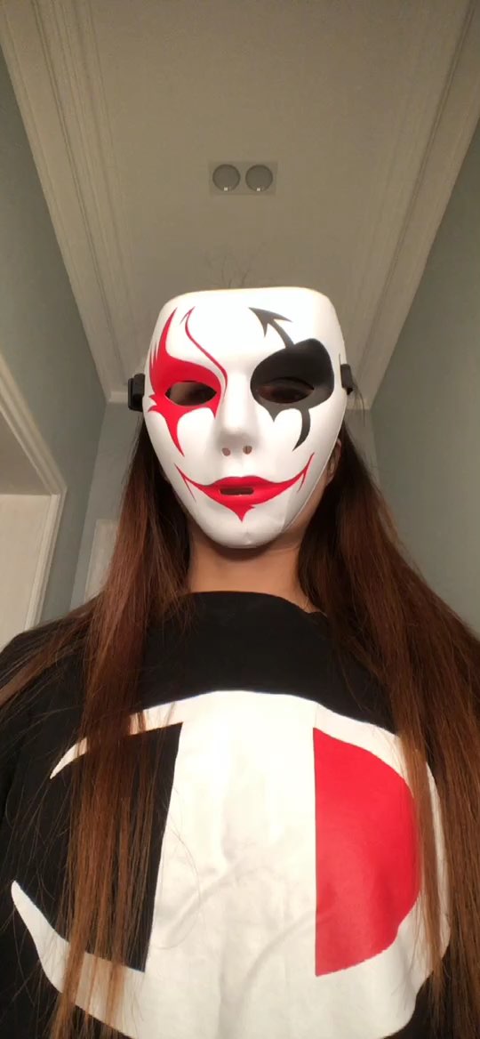 用面具来伪装自己