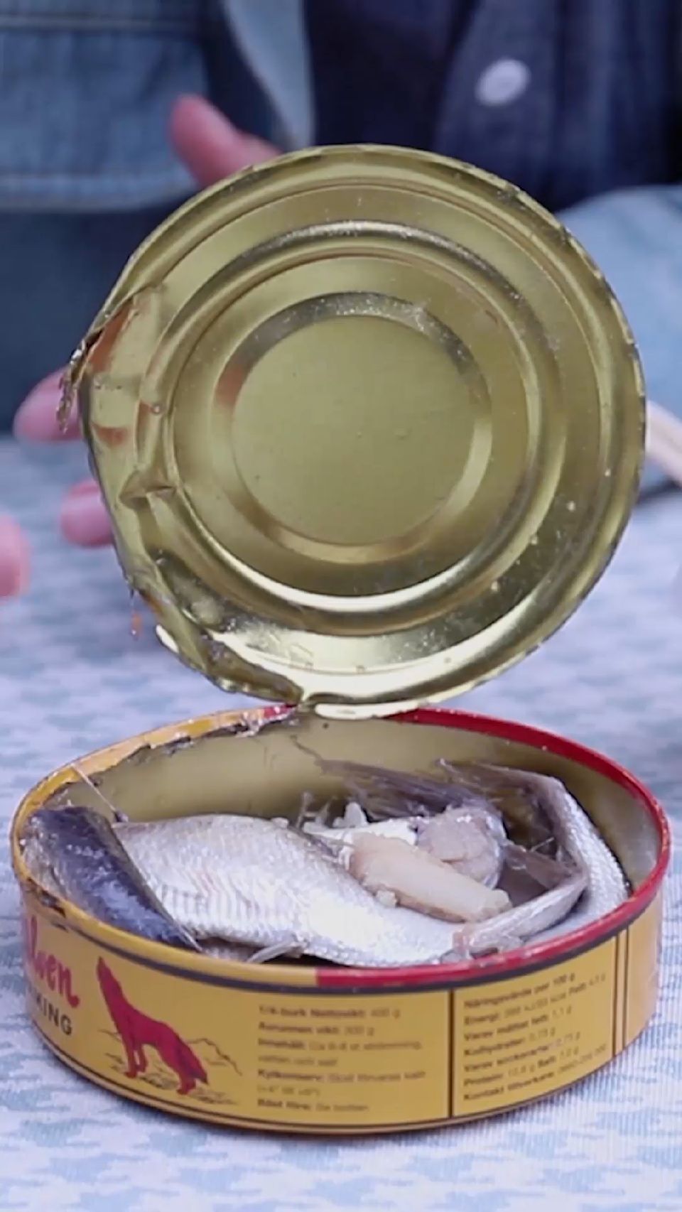 这是一个有味道的视频!你们要的鲱鱼罐头试吃来了