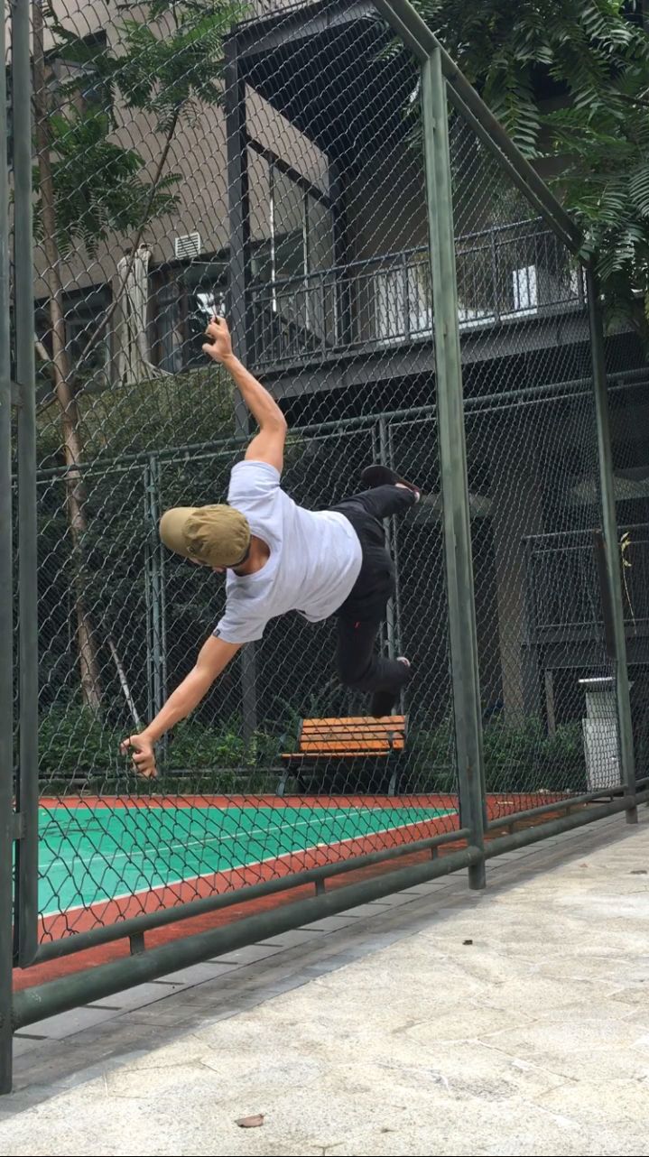 这样的蜘蛛俯卧撑第一次见