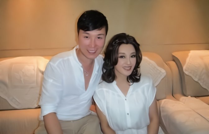 刘晓庆与四任丈夫的合照被曝光,如今看细节才能看出谁才是挚爱