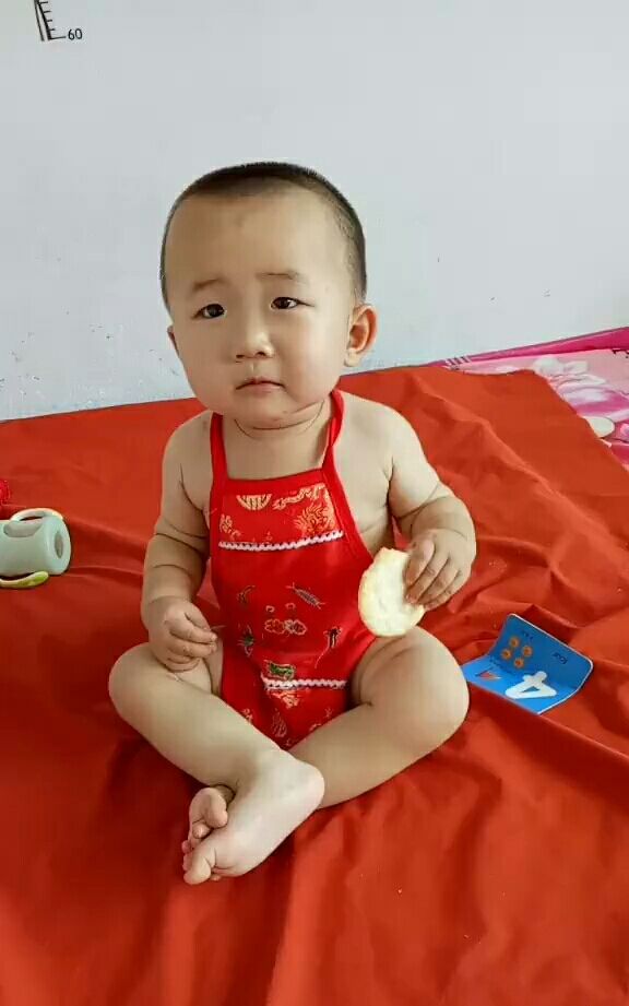 红肚兜娃娃来咯!萌不萌你说了算,么么哒!