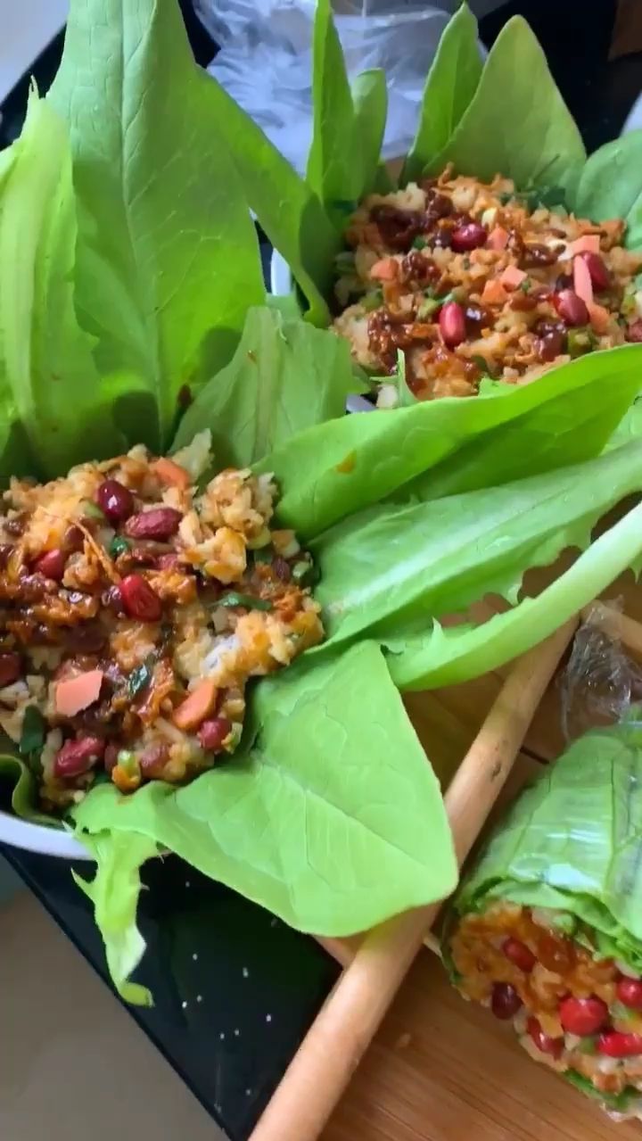 东北大饭包,是个菜叶子都能做饭包.认识这是什么菜叶吗?