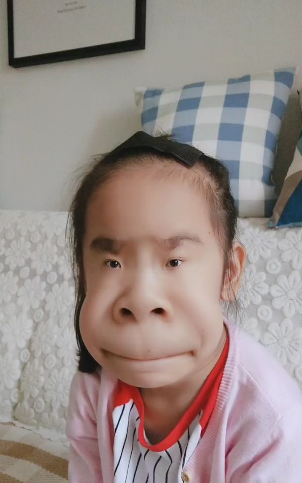 家有萌娃#大小眼.