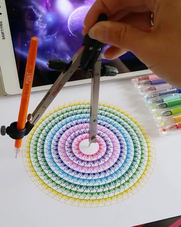 用圆规也能作画