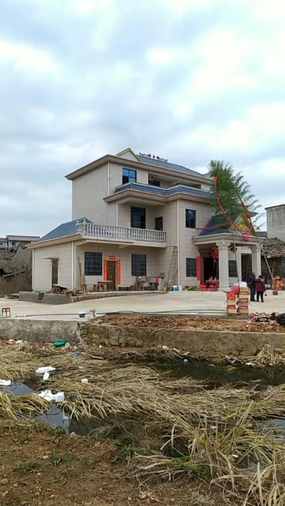 农村土豪别墅,邻居压力山大