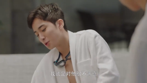 小欢喜：季杨杨喝多后扮演父亲，这啤酒肚也太真实，太逗了