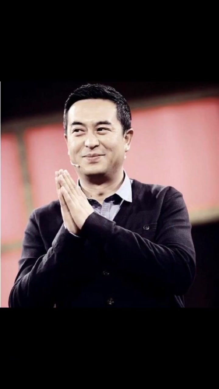 内地影视演员,国民大叔张嘉译,成熟稳重,有魅力有才华,喜欢他的点亮