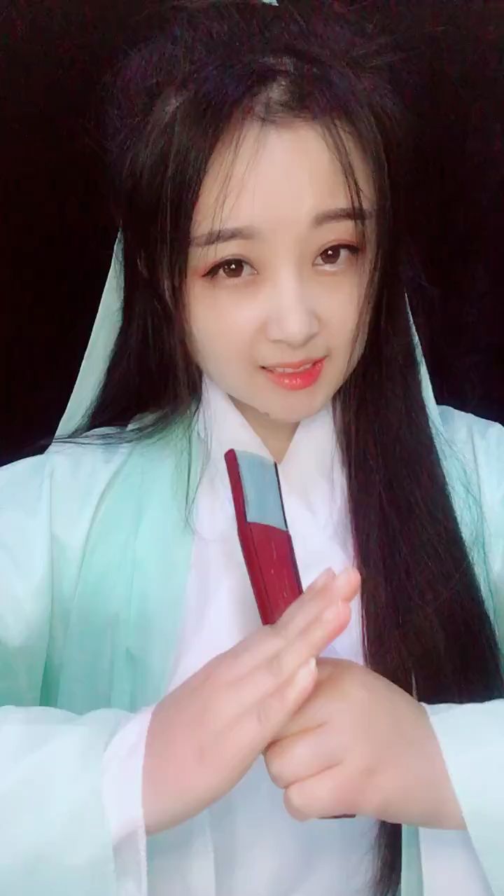 小生不才,与姑娘定下三年之约