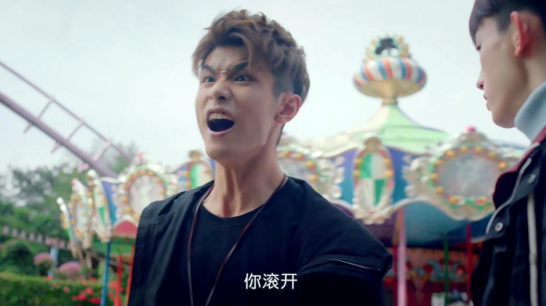 惹上冷殿下:顾南锡太菜!被老大一脚踹这么远!被打惨了!