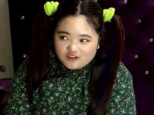 小胖妞努力省挣钱出人头地 没想到结局如此爆笑