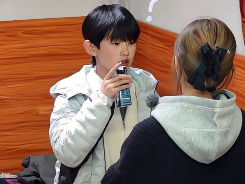 傅铂涵：气压是啥呀？赵露思：这不是初一学的吗？