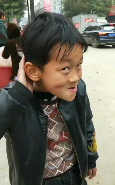 这个小孩逆天了