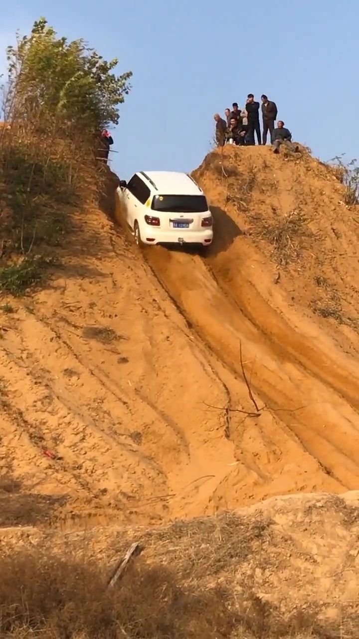 途乐冲坡,最后一步没给油