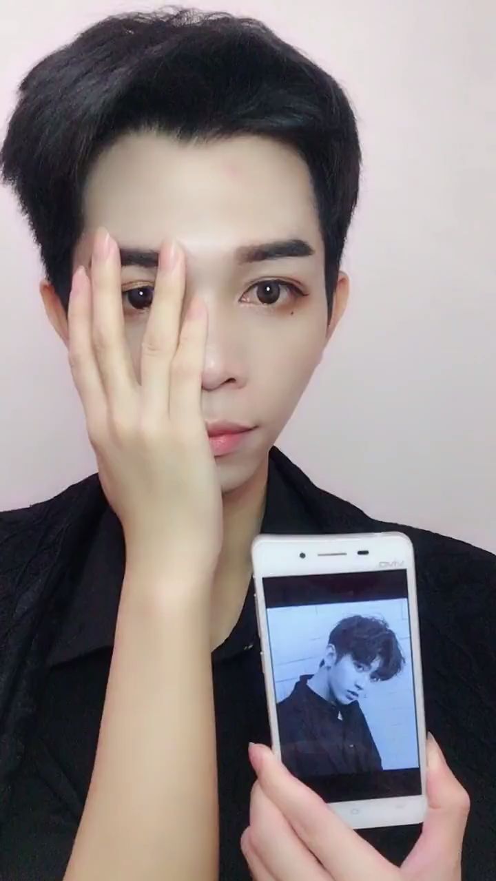 蔡徐坤仿妆,迷倒一大片妹子