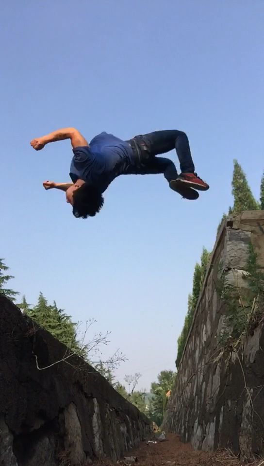 天秀不如你秀#跑酷空翻