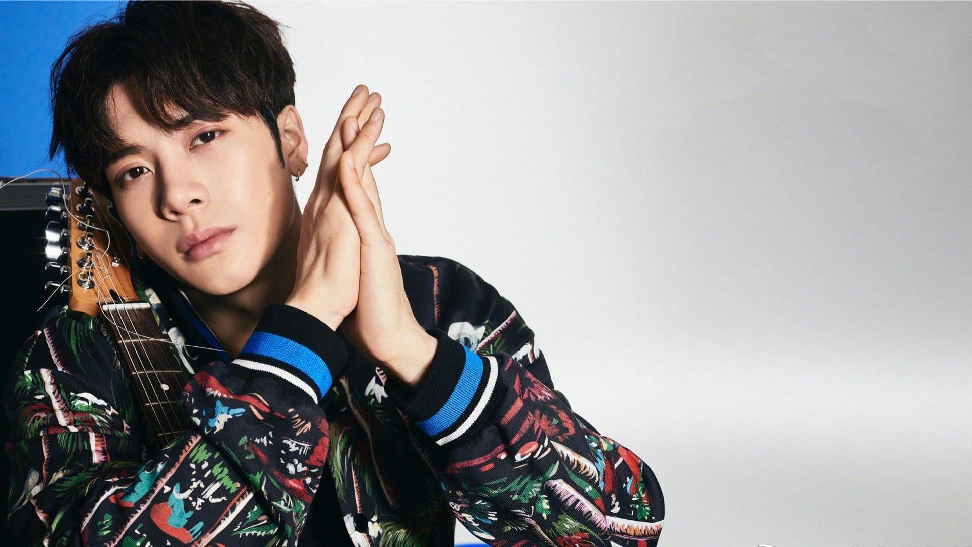 王嘉尔中文蜜汁自信,王凯都忍不住笑了