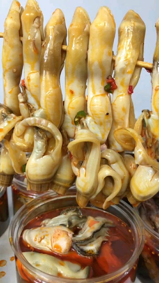 香辣称王肉一罐500克有一次能吃一罐的朋友吗?