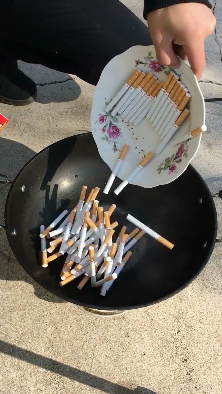 倒入一百根香烟!