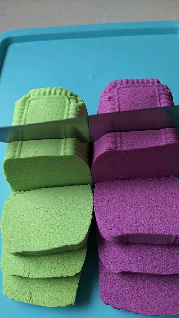 两色太空沙切切切,数一数切了几刀