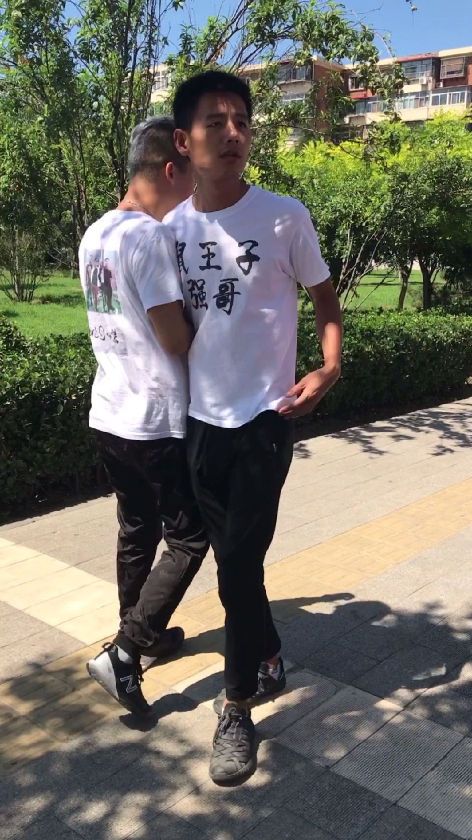 好兄弟抱一下,好深的套路