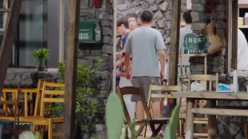 向往6：黄小厨私房菜烤鱼！吴彼打下手，现教现学看着就不错