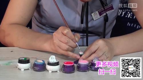 时尚美甲教程,指甲底层上色,美女时尚教程