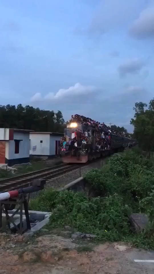 看印度阿三开火车