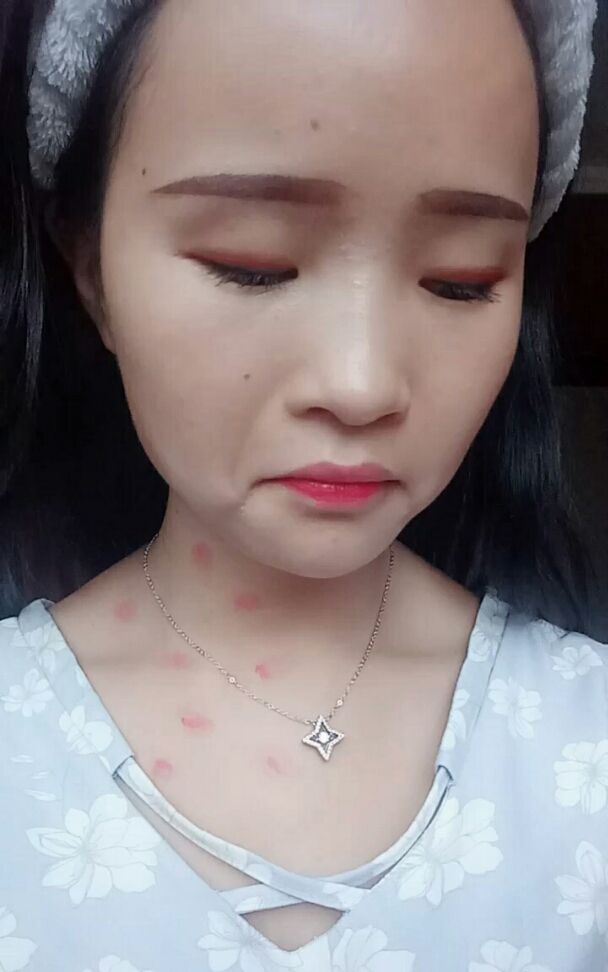 七夕节,脖子上全是草莓