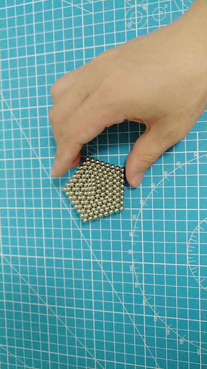 巴克球攻击陀螺,可以转一分钟奥!