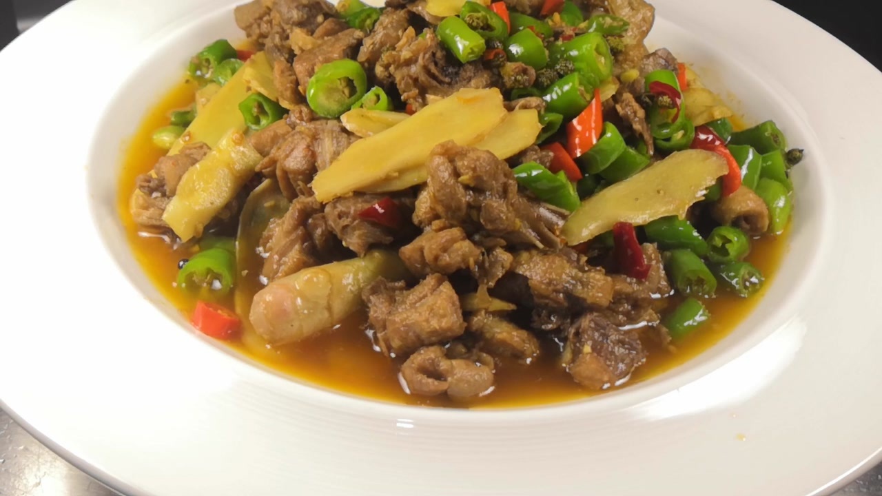 大厨教你一道"泡椒仔姜鸭",这才是让人流口水的味道