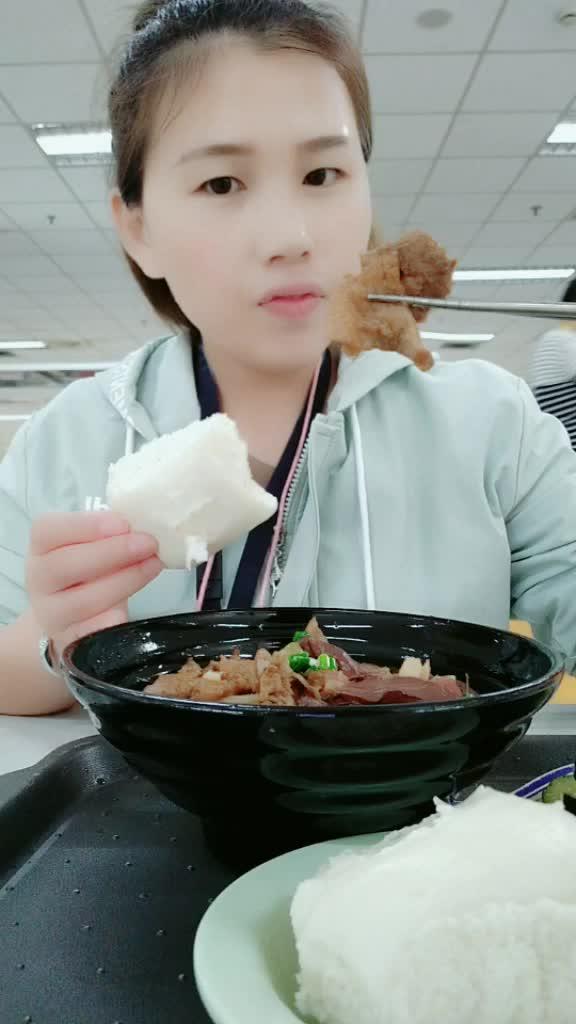 大口吃肉大口吃馍馍