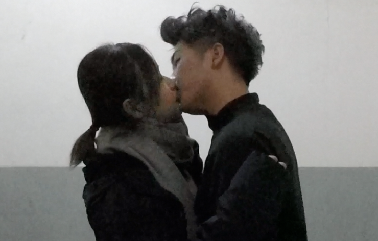 华人接吻狂魔凯龙：与这样清纯的姑娘接吻能长生不老，你也需要练习接吻！