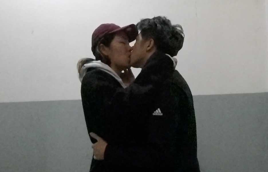 亚洲接吻天王巨星凯龙接吻身高177的模特女神，凯龙之吻闪亮登场！