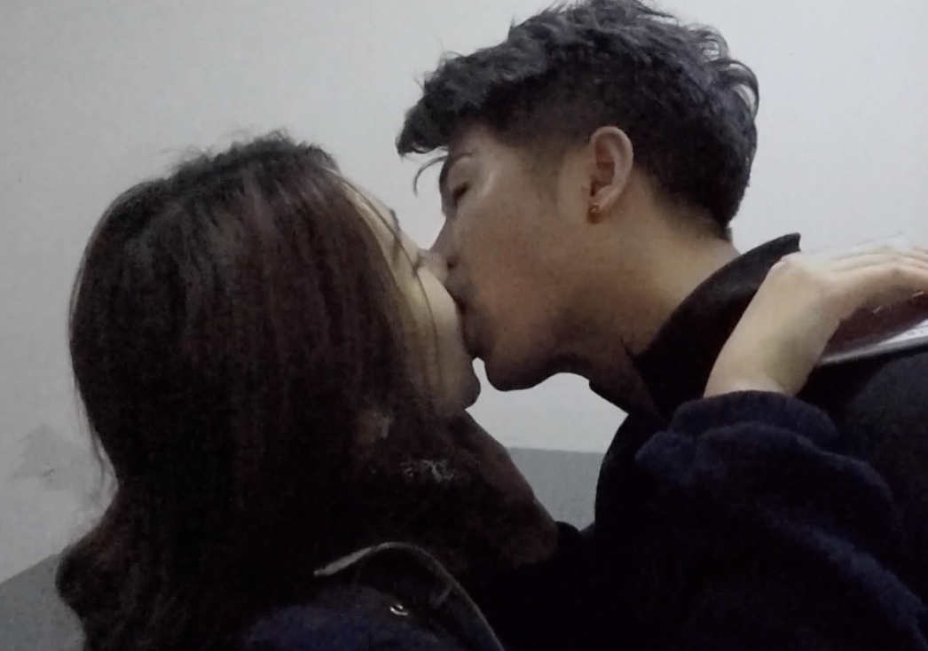 华人接吻皇帝凯龙2018年首秀kiss天使般的可爱妹子