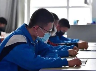 男生因不服管教与母亲发生冲突致其母死亡