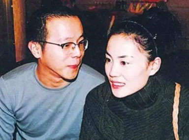 天后王菲前夫近照曝光，51岁窦唯帅气重现