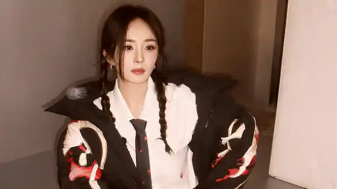 杨幂一天连上多个热搜