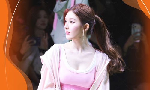 赵露思亮相上海时装周